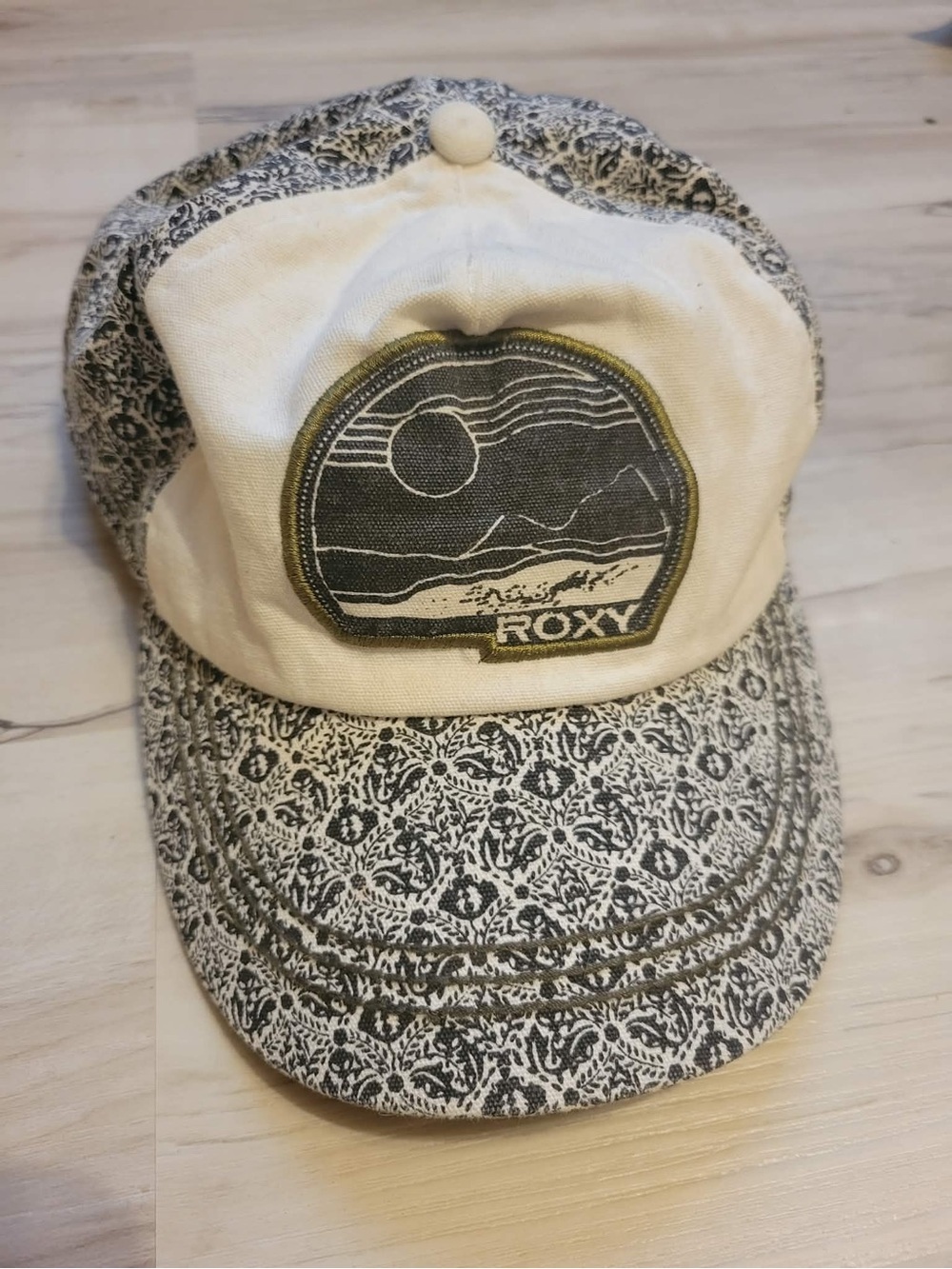 Roxy Black & White Ball Cap